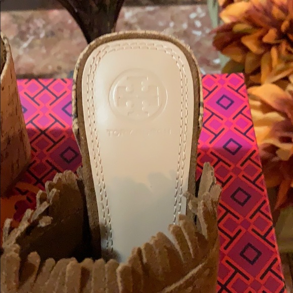 Shoes - Picture 4 of 4